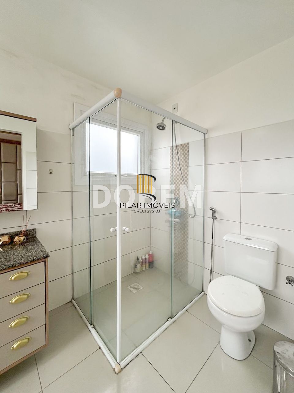 Casa ampla com 4 dormitórios e 290 m² à venda
