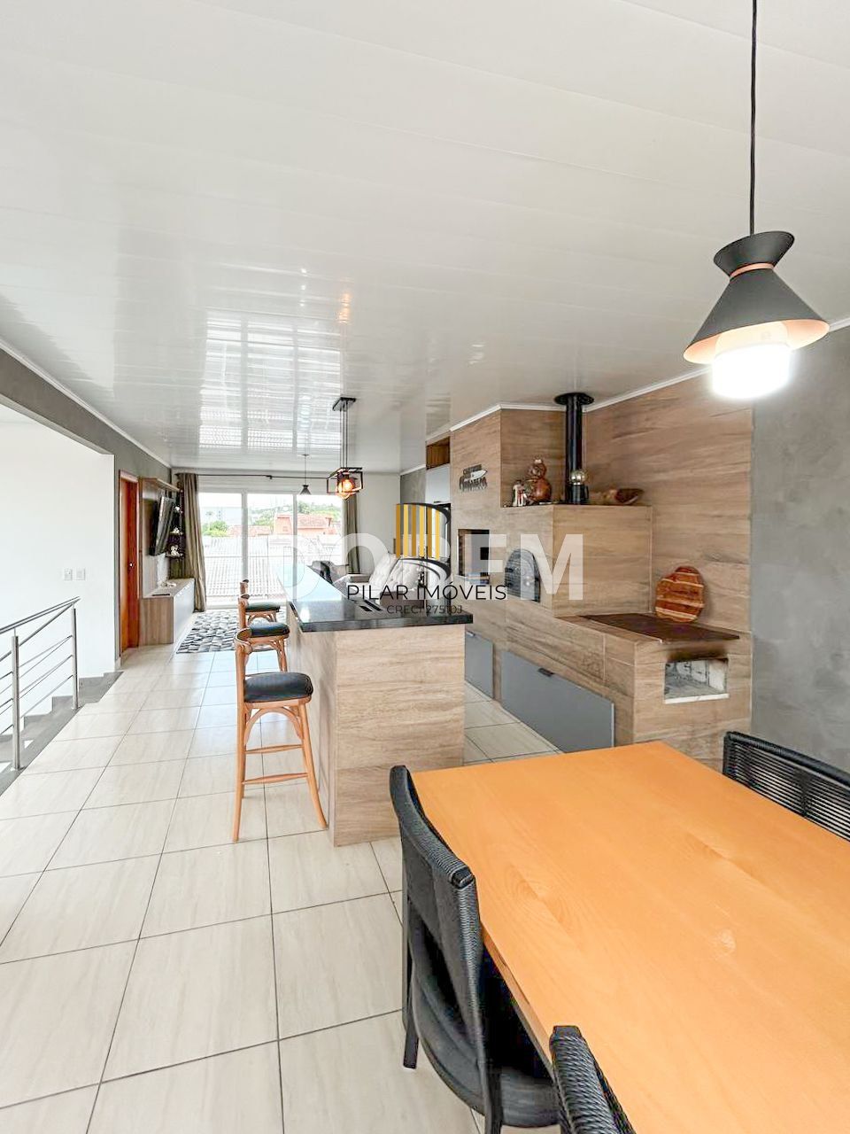 Casa ampla com 4 dormitórios e 290 m² à venda