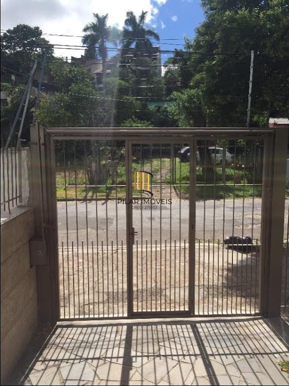 PORTO NOBRE VENDE Casa com 6 dormitórios por R$ 690.000 - Jardim Itu Sabará - Porto Alegre/RS