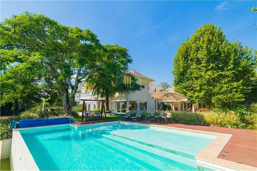 Casa luxuosa à venda, 941 m² por R$ 6.800.000 - Cavalhada - Porto Alegre/RS