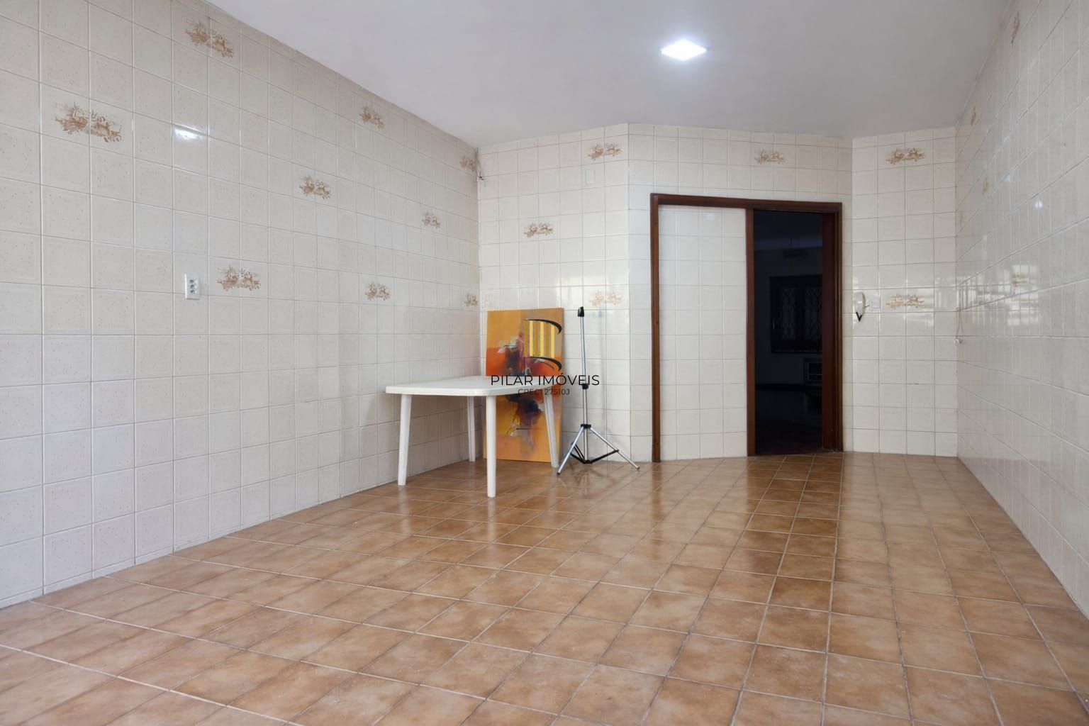 Casa 3 Dormitórios com Suíte | Garagem 6 Carros | Pátio Amplo e Área Gourmet para Alugar