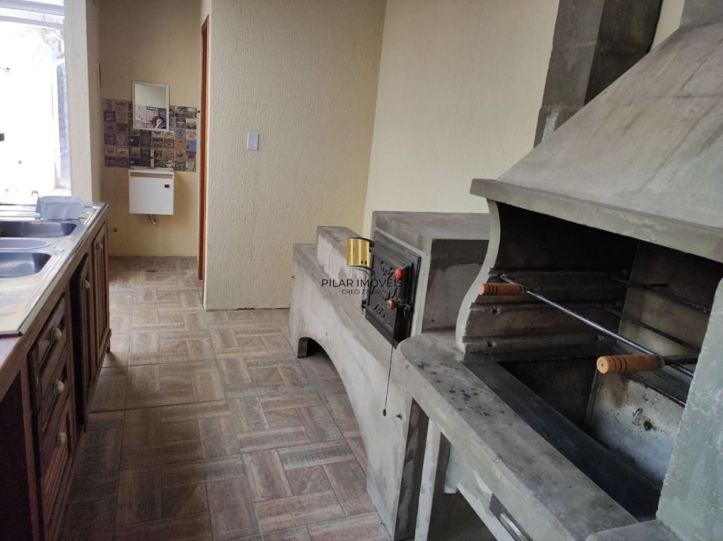 Casa com 3 dormitórios, 300 m² - venda por R$ 700.000,00 ou aluguel por R$ 4.516,00/mês - Jardim Itu Sabará - Porto Alegre/RS