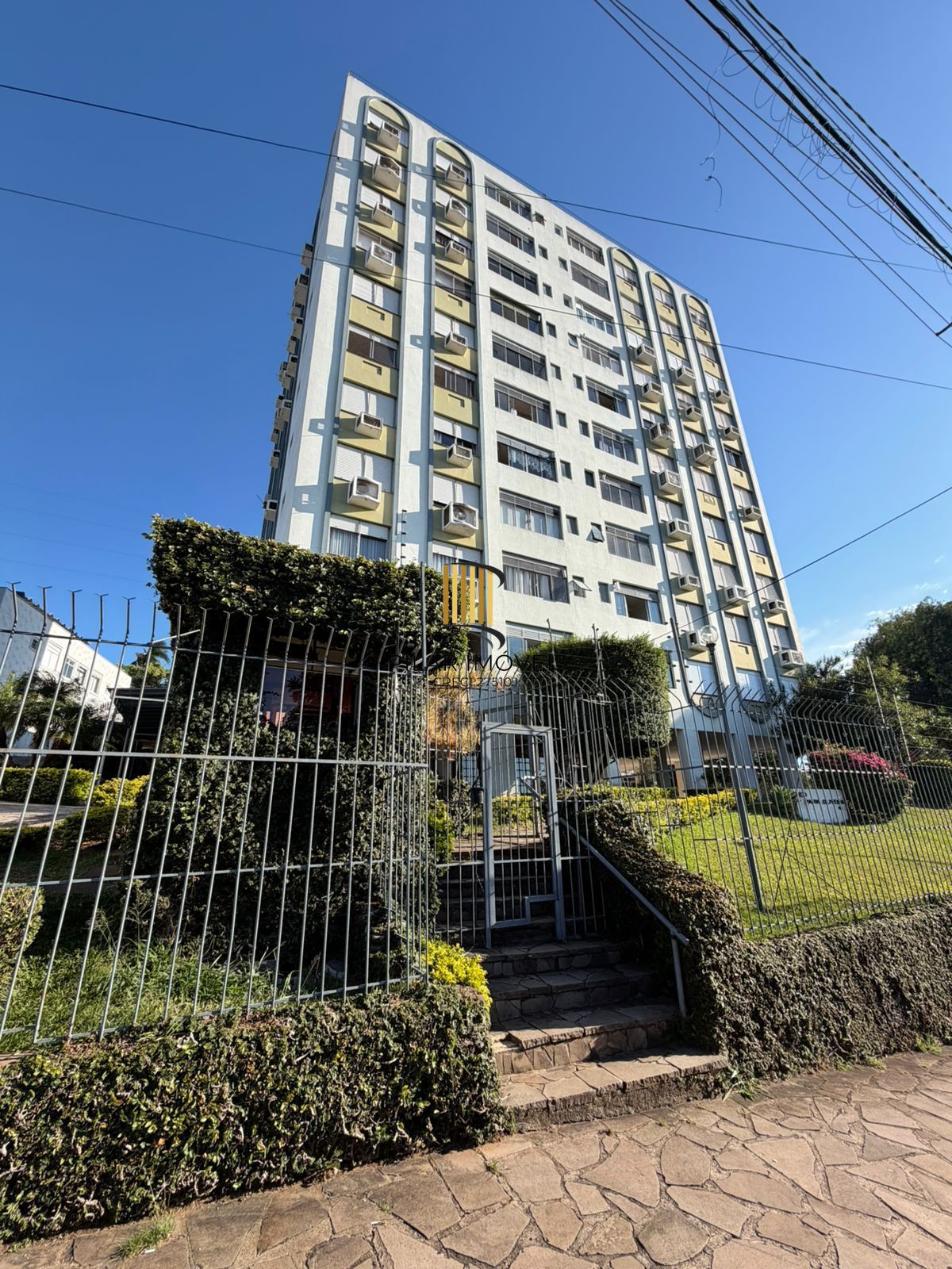 3 minutos do Bourbon Teresópolis, com 110m, 3 dorm e infra completa.