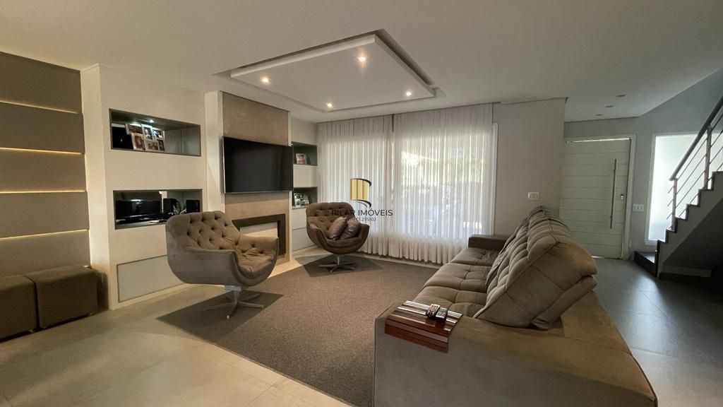 CASA EM CONDOMÍNIO FECHADO