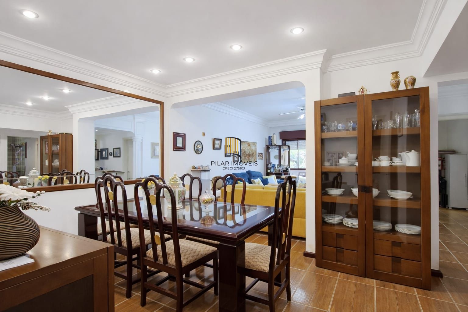 Casa/Sobrado 4 dormitórios, 290 m², no bairro Vila Ipiranga em Porto Alegre