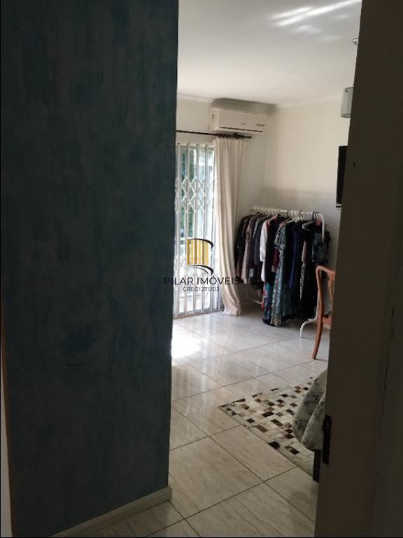 PORTO NOBRE VENDE Casa com 6 dormitórios por R$ 690.000 - Jardim Itu Sabará - Porto Alegre/RS