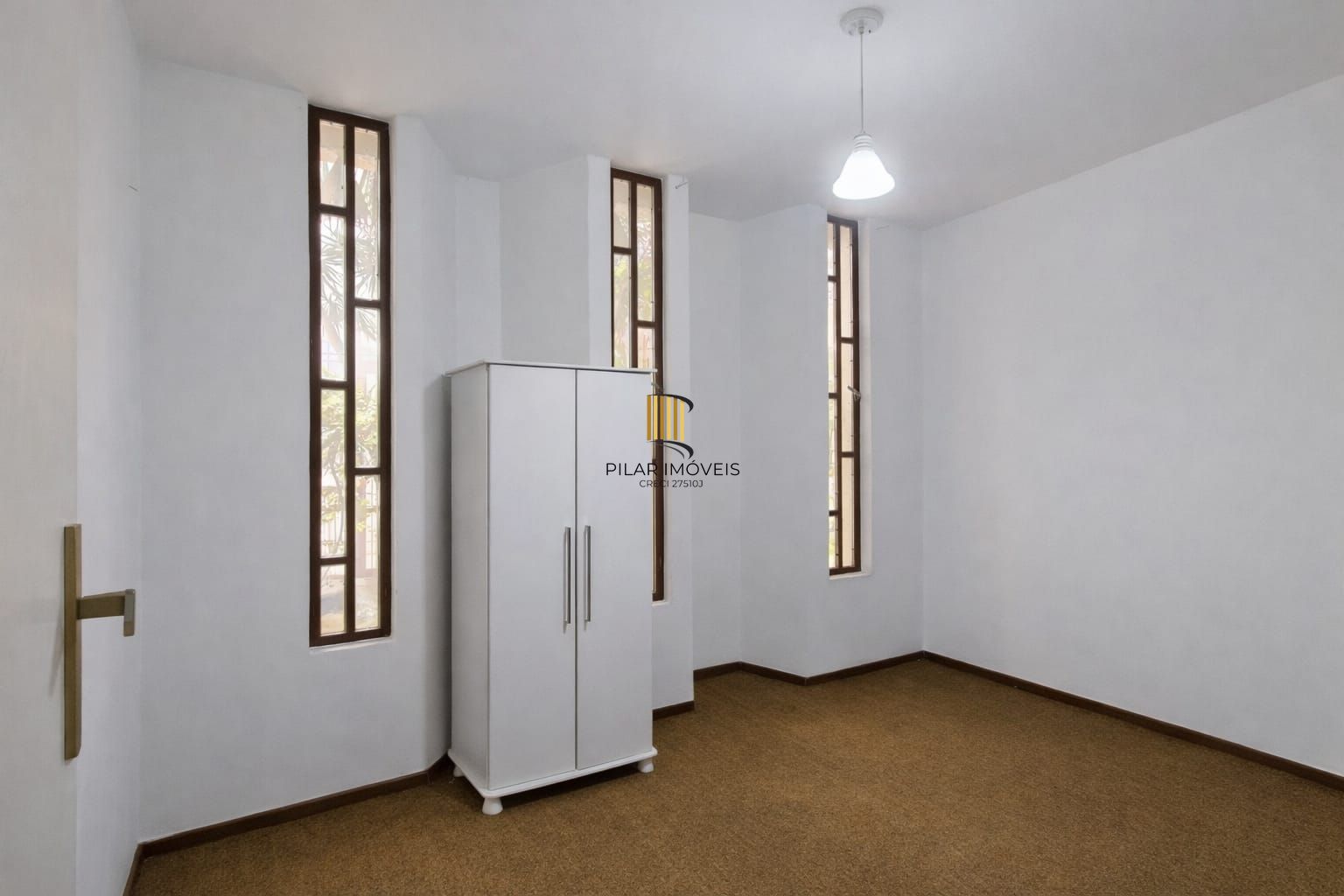 Casa/Sobrado 4 dormitórios, 290 m², no bairro Vila Ipiranga em Porto Alegre