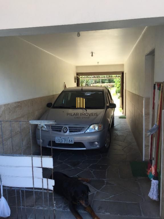 PORTO NOBRE VENDE Casa com 6 dormitórios por R$ 690.000 - Jardim Itu Sabará - Porto Alegre/RS