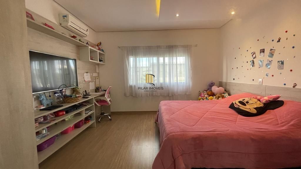 CASA EM CONDOMÍNIO FECHADO