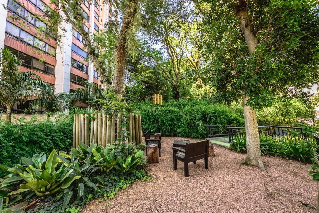 PORTO NOBRE vende excelente apartamento semi mobiliado, com 3 quartos, no bairro Rio Branco.