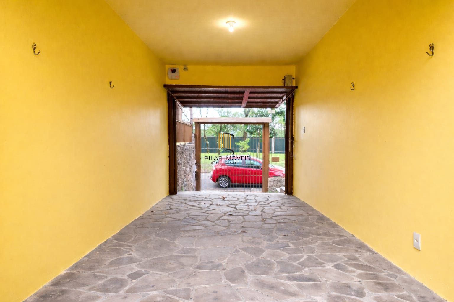 Casa 3 Dormitórios com Suíte | Garagem 6 Carros | Pátio Amplo e Área Gourmet para Alugar