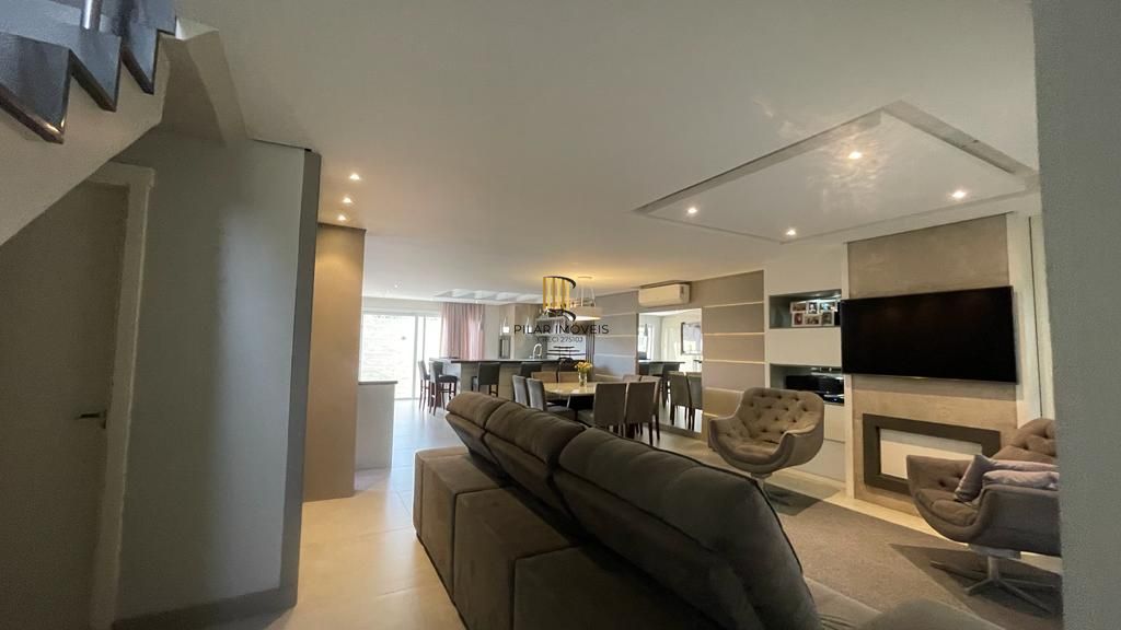 CASA EM CONDOMÍNIO FECHADO