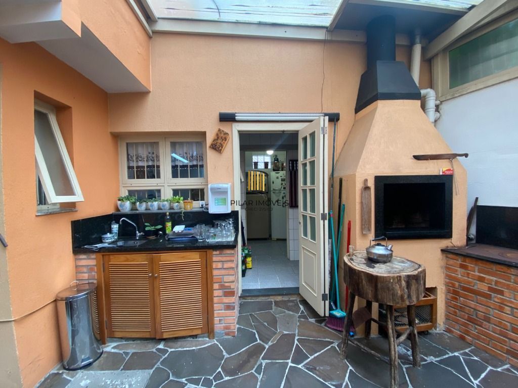 Sobrado com 3 dormitórios à venda, 195 m² por R$ 720.000,00 - Jardim Itu Sabará - Porto Alegre/RS