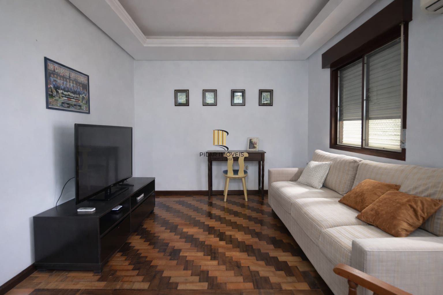 Casa/Sobrado 4 dormitórios, 290 m², no bairro Vila Ipiranga em Porto Alegre