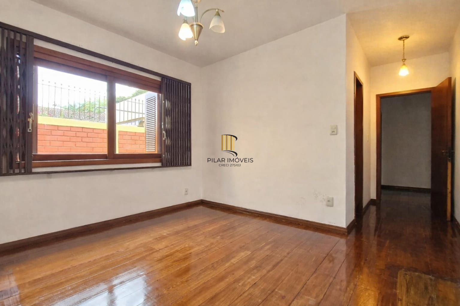 Casa 3 Dormitórios com Suíte | Garagem 6 Carros | Pátio Amplo e Área Gourmet para Alugar