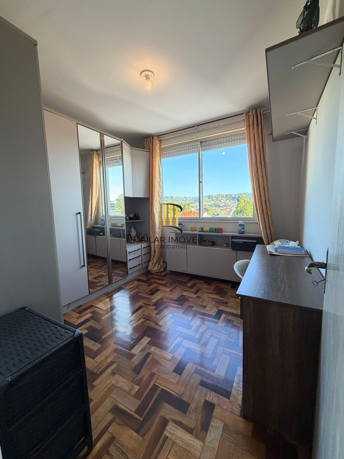 3 minutos do Bourbon Teresópolis, com 110m, 3 dorm e infra completa.