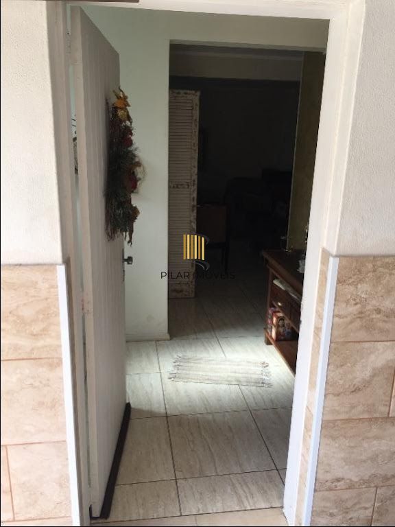 PORTO NOBRE VENDE Casa com 6 dormitórios por R$ 690.000 - Jardim Itu Sabará - Porto Alegre/RS