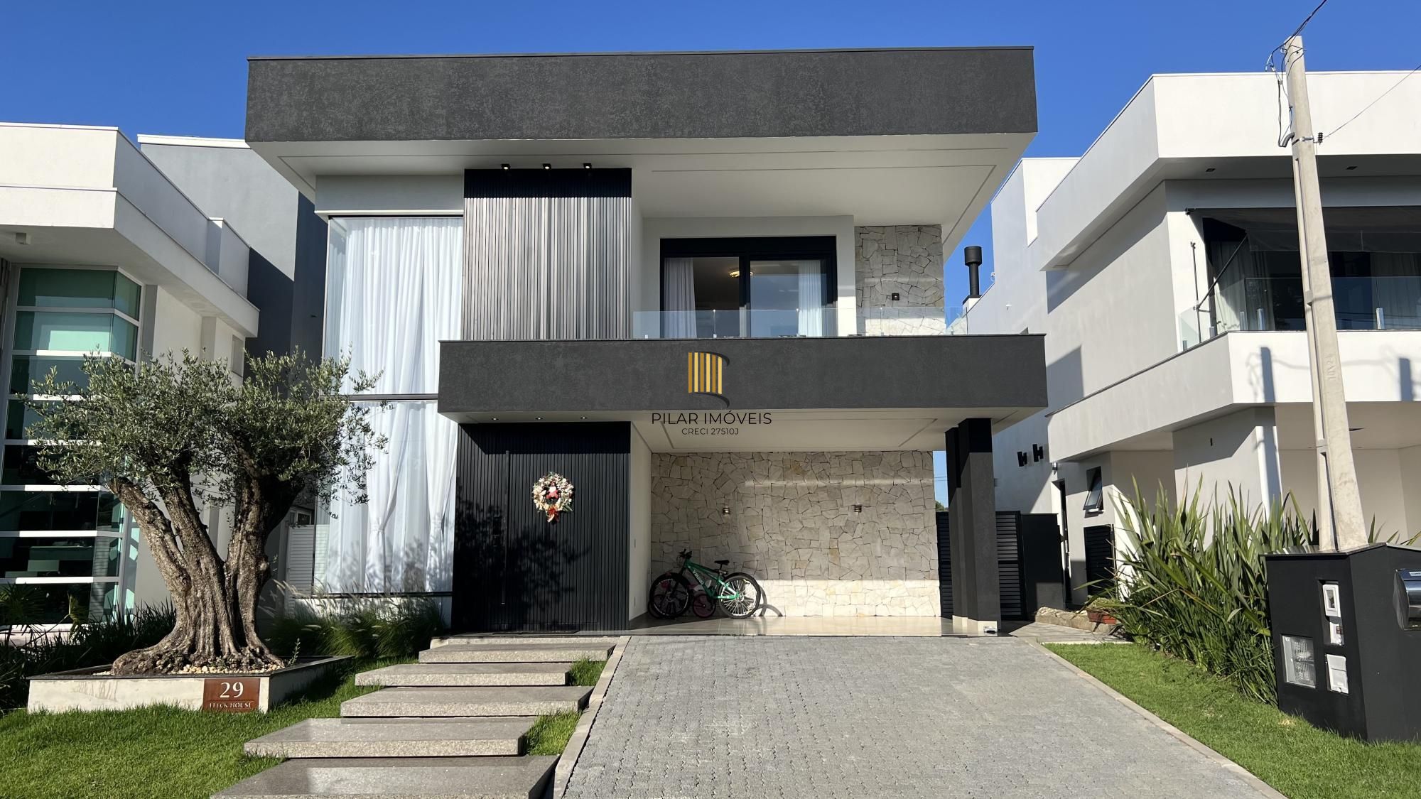 Casa em condomínio fechado