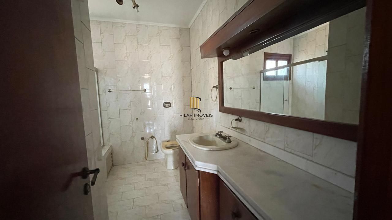 Casa 4 dormitórios no bairro Jardim Itu