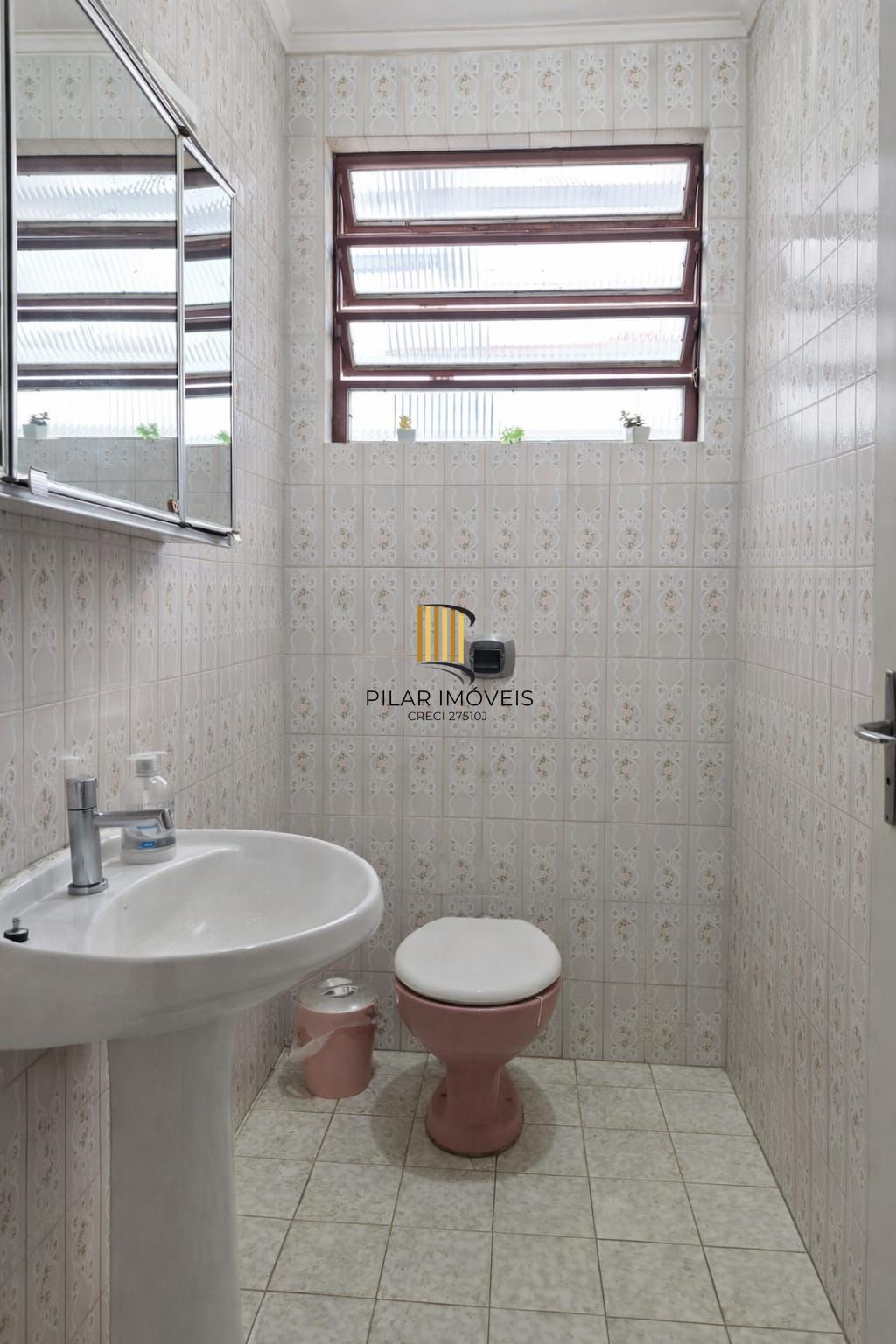 Casa/Sobrado 4 dormitórios, 290 m², no bairro Vila Ipiranga em Porto Alegre