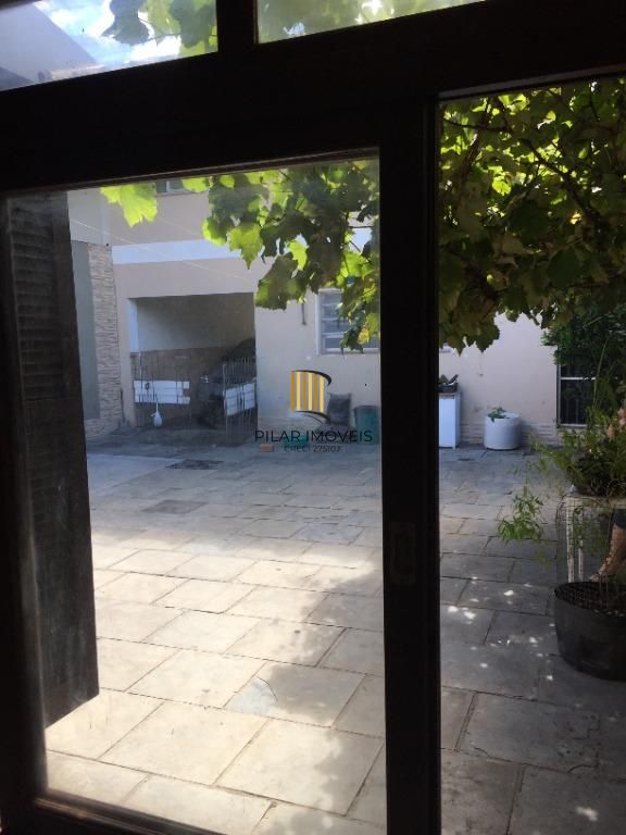 PORTO NOBRE VENDE Casa com 6 dormitórios por R$ 690.000 - Jardim Itu Sabará - Porto Alegre/RS