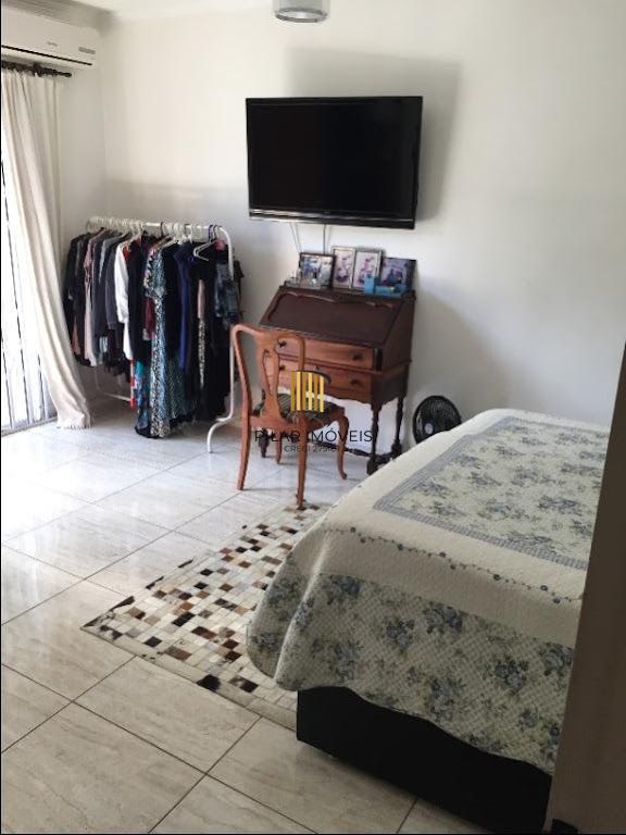 PORTO NOBRE VENDE Casa com 6 dormitórios por R$ 690.000 - Jardim Itu Sabará - Porto Alegre/RS