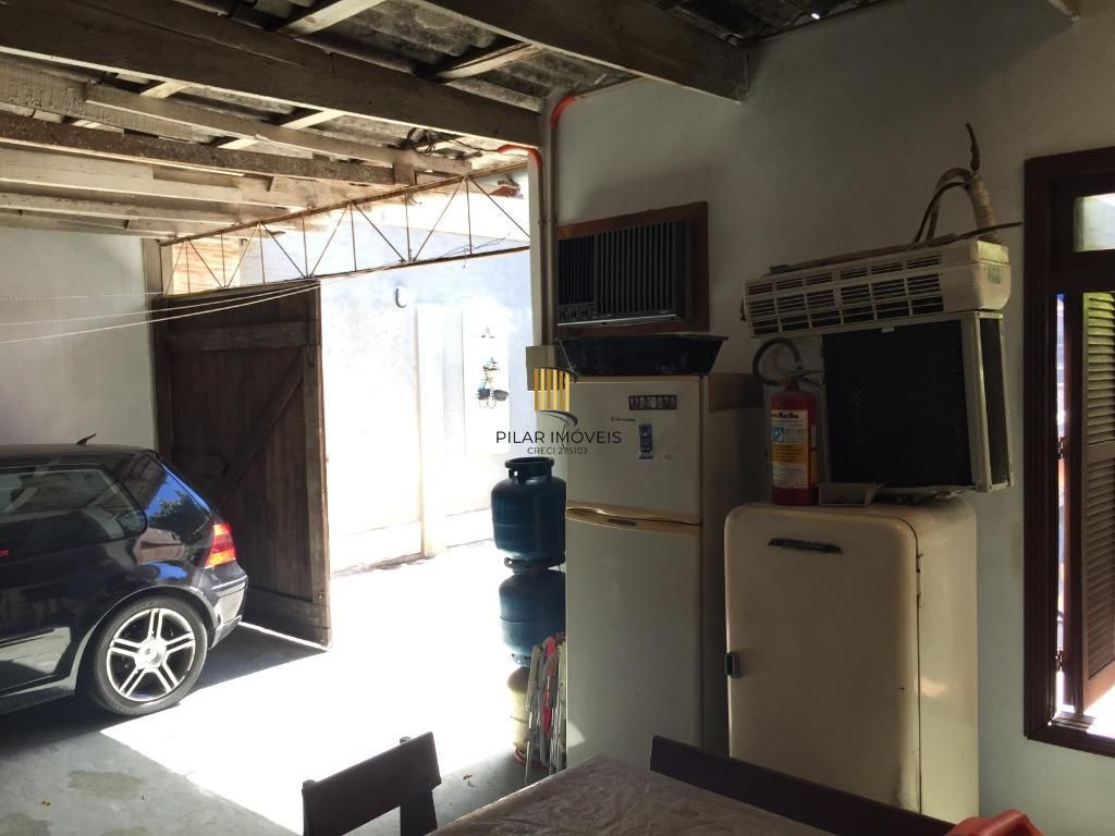 PORTO NOBRE VENDE Casa com 6 dormitórios por R$ 690.000 - Jardim Itu Sabará - Porto Alegre/RS