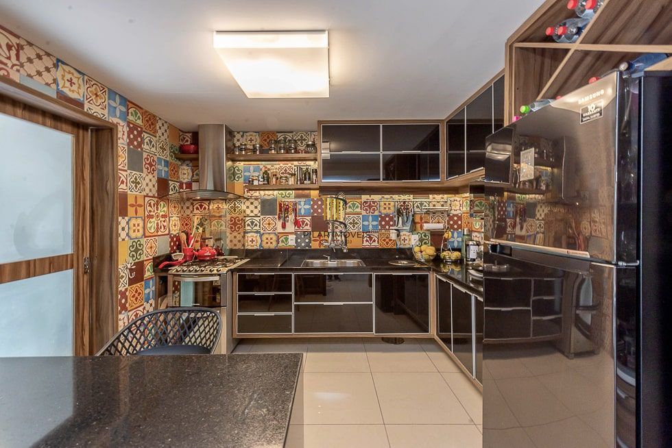 Casa de Condomínio 4 dormitórios no bairro Lomba do Pinheiro