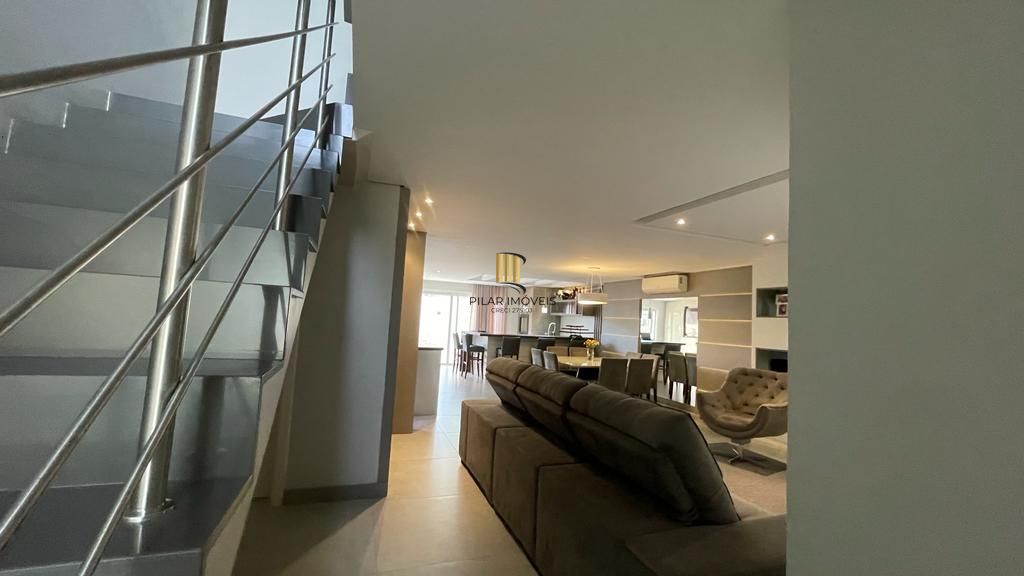 CASA EM CONDOMÍNIO FECHADO