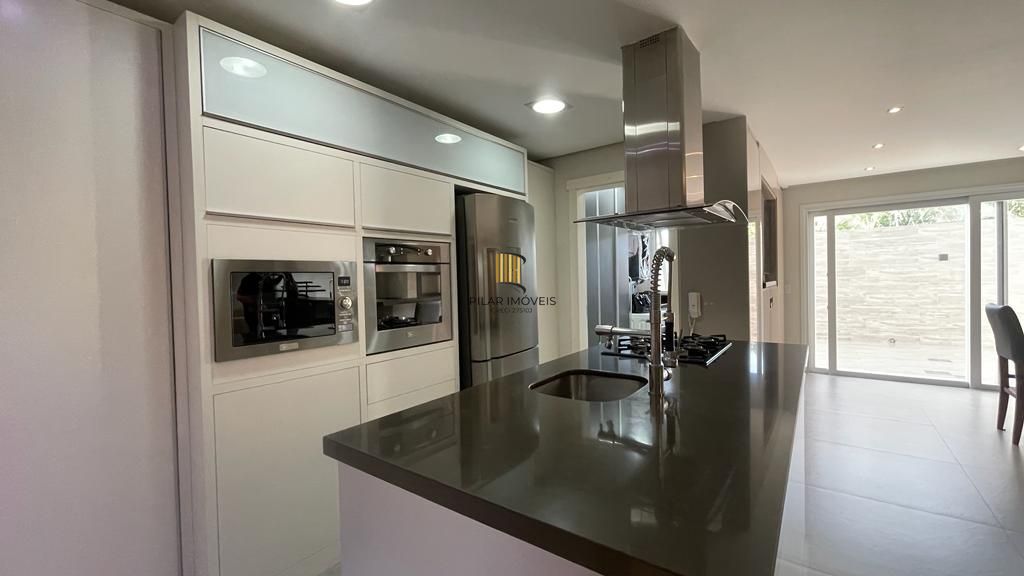 CASA EM CONDOMÍNIO FECHADO