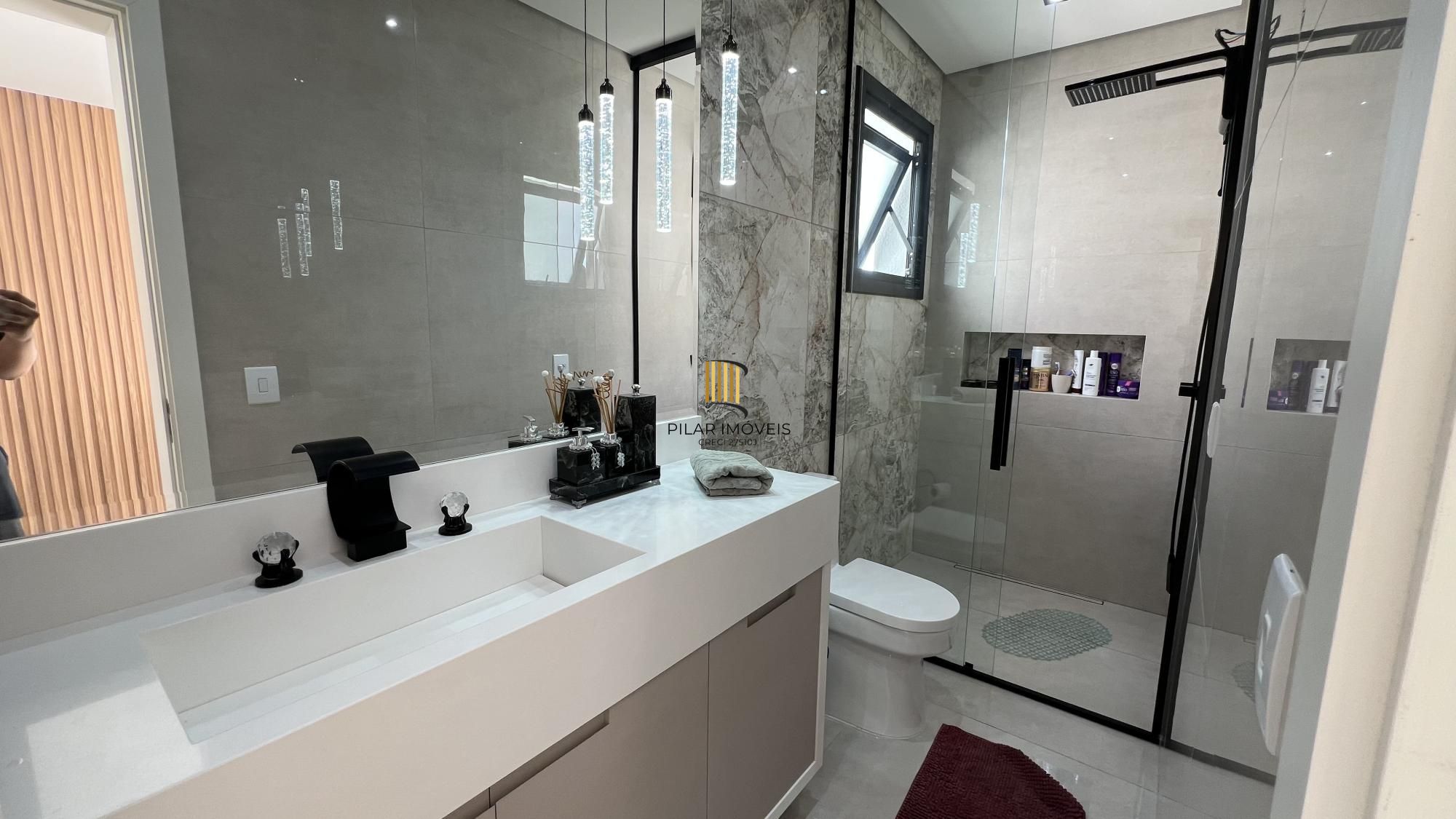 Casa em condomínio fechado