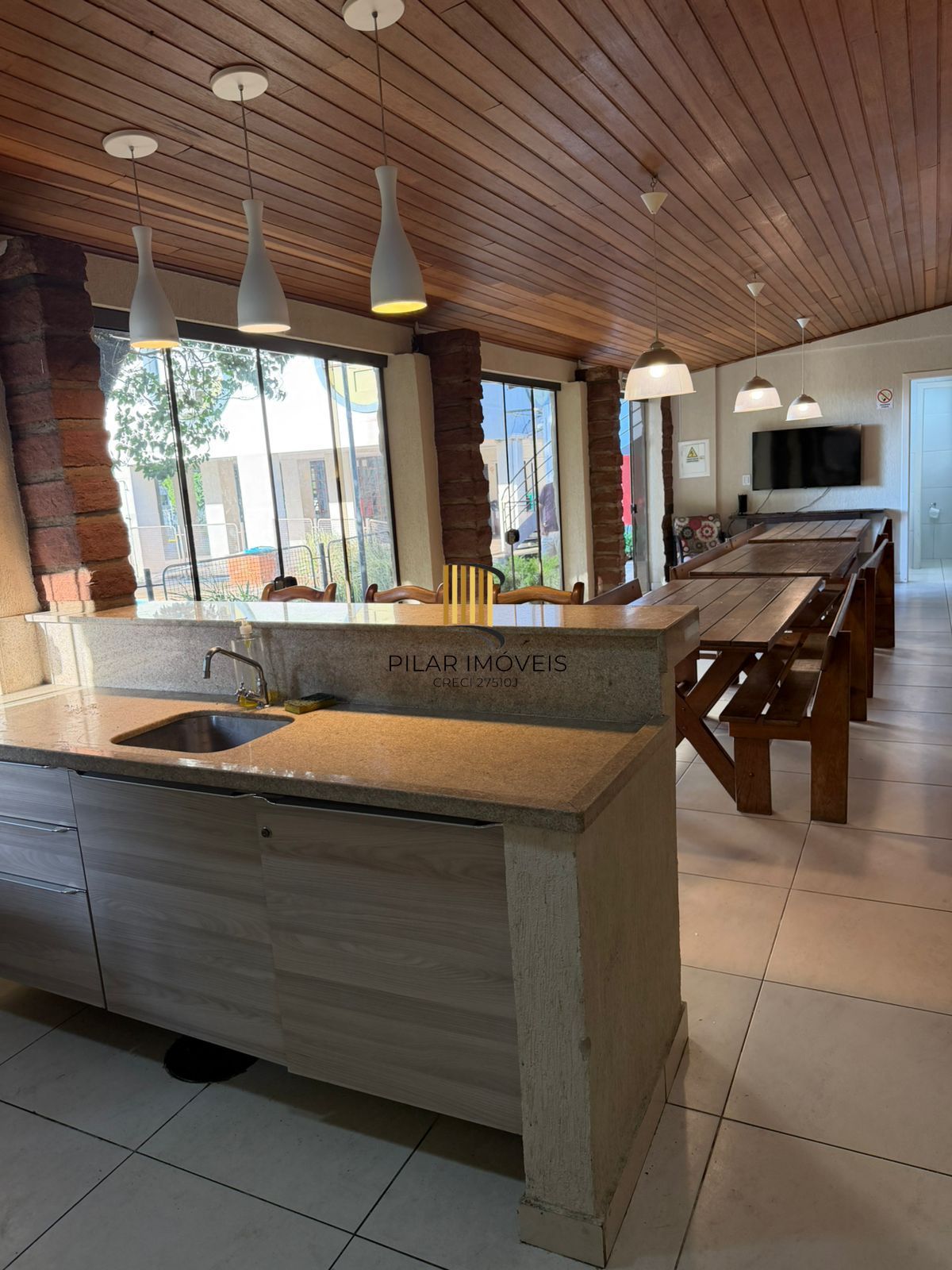 3 minutos do Bourbon Teresópolis, com 110m, 3 dorm e infra completa.