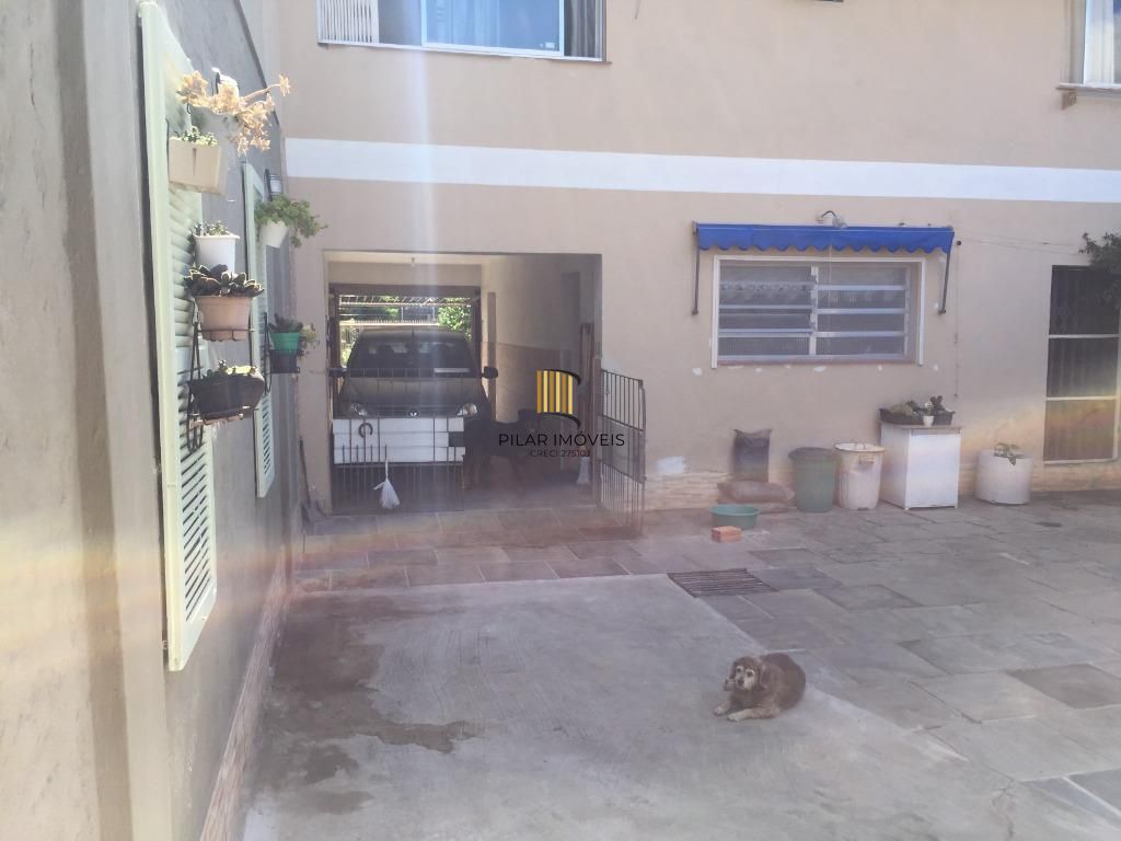 PORTO NOBRE VENDE Casa com 6 dormitórios por R$ 690.000 - Jardim Itu Sabará - Porto Alegre/RS