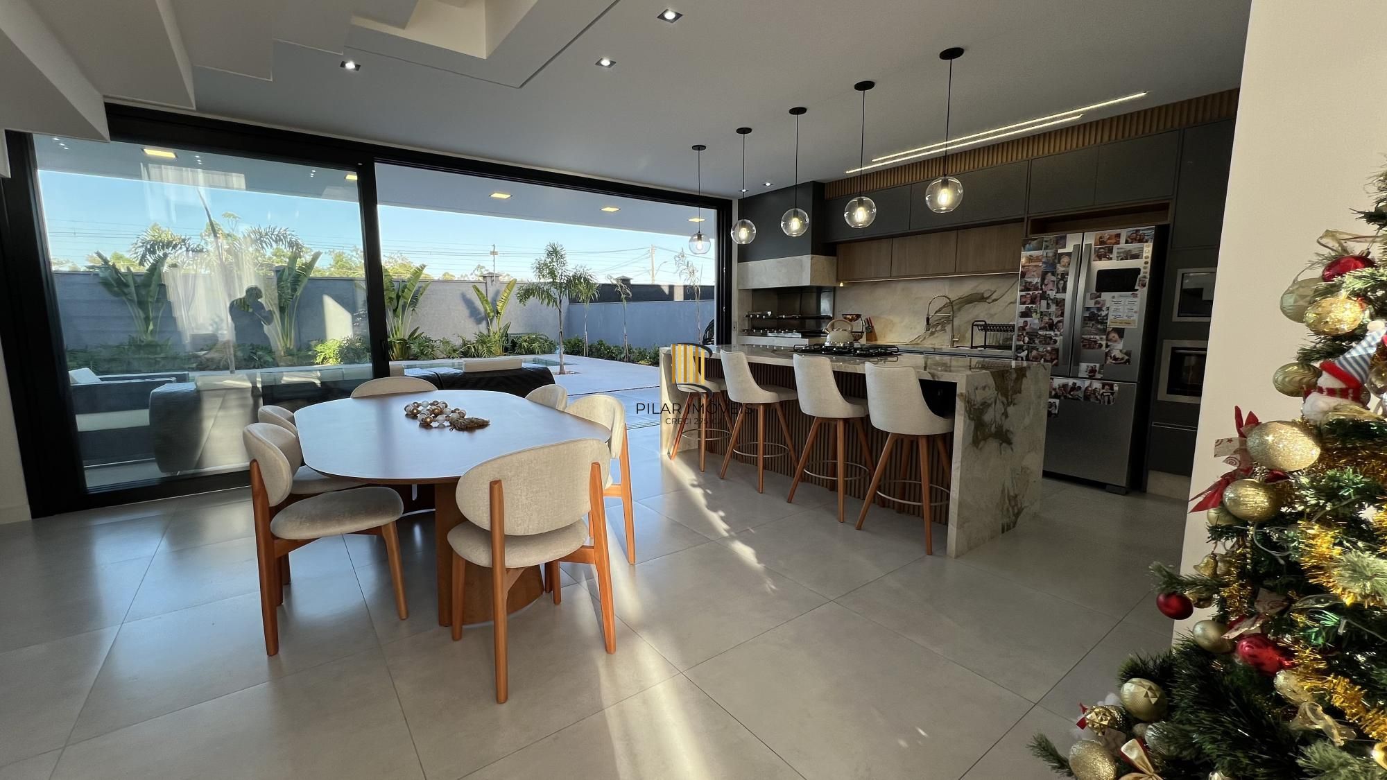 Casa em condomínio fechado