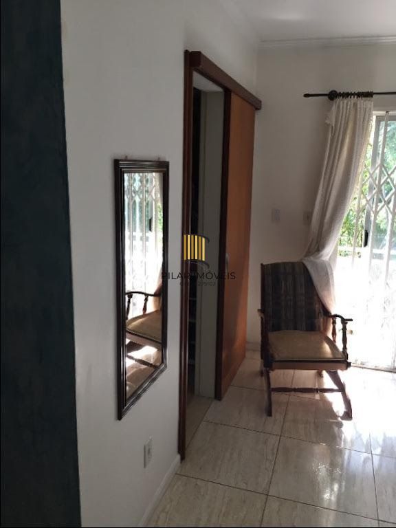 PORTO NOBRE VENDE Casa com 6 dormitórios por R$ 690.000 - Jardim Itu Sabará - Porto Alegre/RS