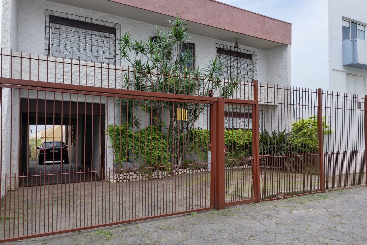 Casa/Sobrado 4 dormitórios, 290 m², no bairro Vila Ipiranga em Porto Alegre - Pilar Imóveis