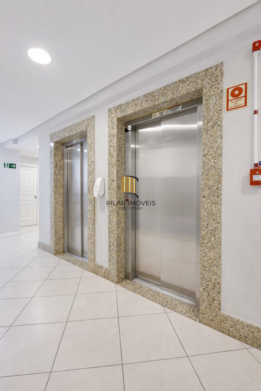 Apartamento 2 dormitórios ,71m2, no bairro Cristo Redentor em Porto Alegre