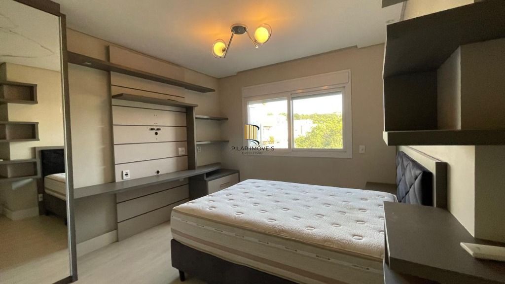 CASA EM CONDOMÍNIO FECHADO