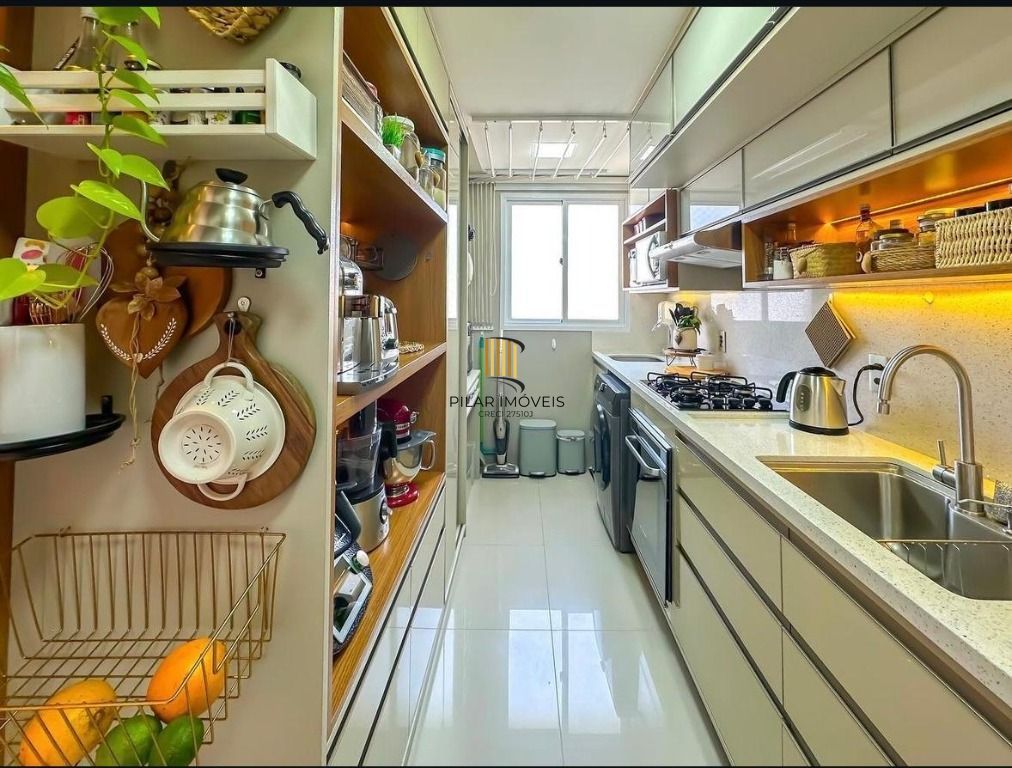 Apartamento com 3 dormitórios à venda, 65 m² por R$ 495.000,00 - Vila Ipiranga - Porto Alegre/RS