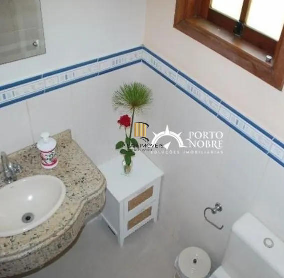 CASA EM CONDOMÍNIO