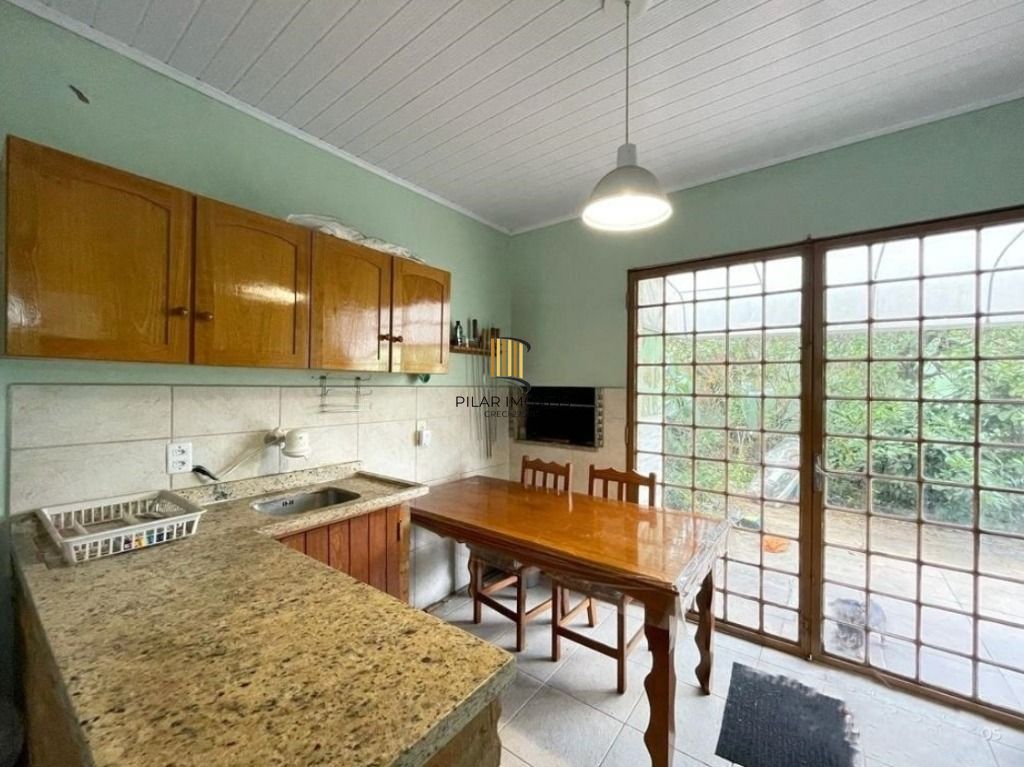 CASA DE 310M² COM CHURRASQUEIRA E HIDROMASSAGEM - SARANDI