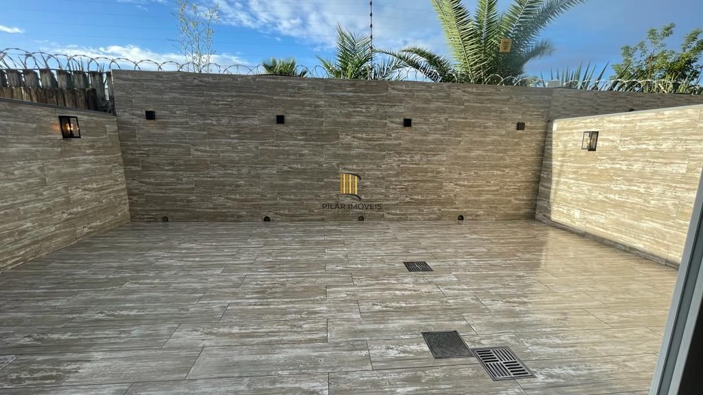 CASA EM CONDOMÍNIO FECHADO