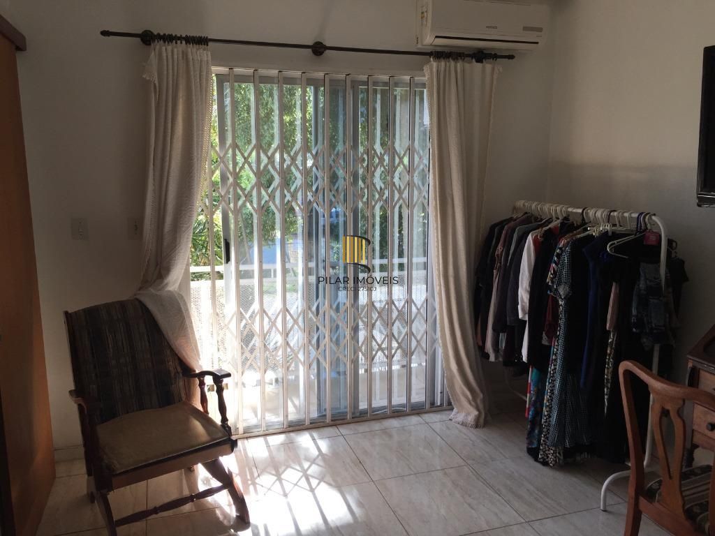 PORTO NOBRE VENDE Casa com 6 dormitórios por R$ 690.000 - Jardim Itu Sabará - Porto Alegre/RS