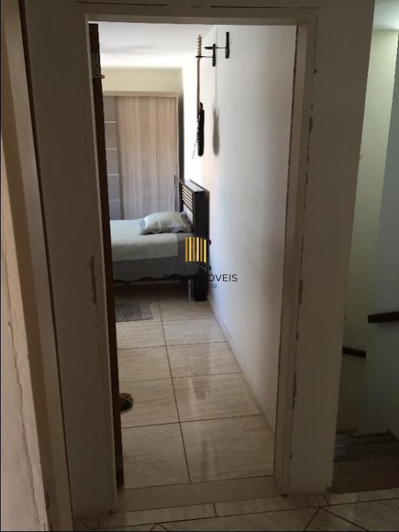 PORTO NOBRE VENDE Casa com 6 dormitórios por R$ 690.000 - Jardim Itu Sabará - Porto Alegre/RS