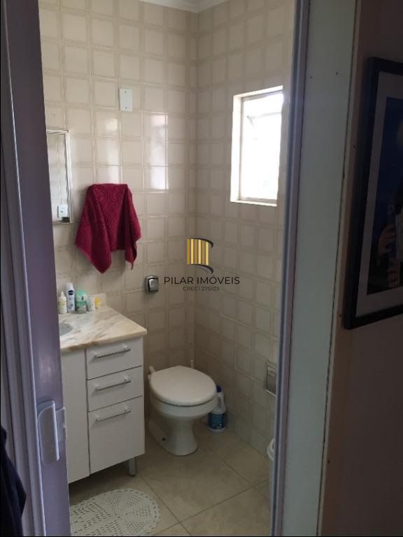 PORTO NOBRE VENDE Casa com 6 dormitórios por R$ 690.000 - Jardim Itu Sabará - Porto Alegre/RS