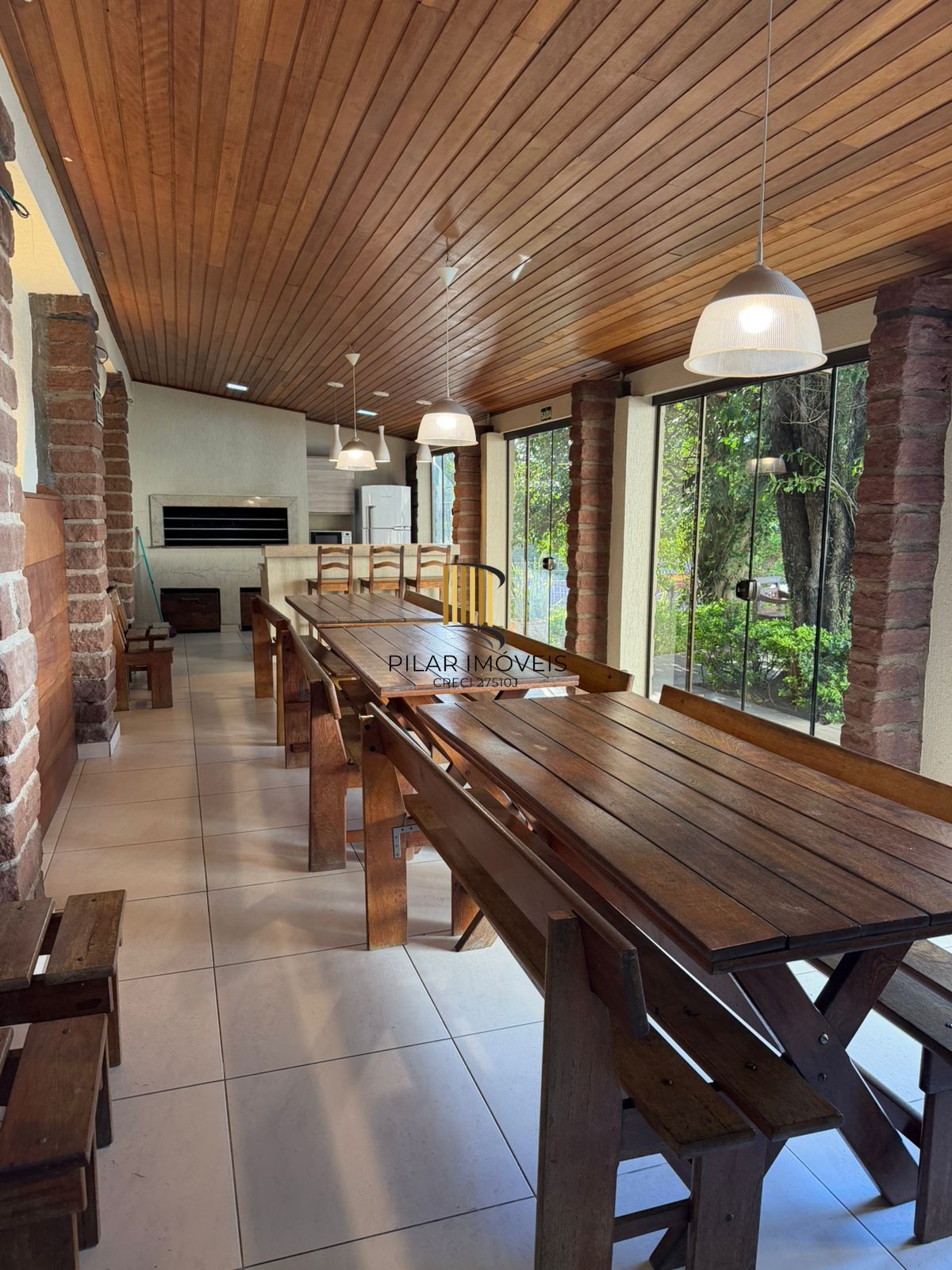 3 minutos do Bourbon Teresópolis, com 110m, 3 dorm e infra completa.