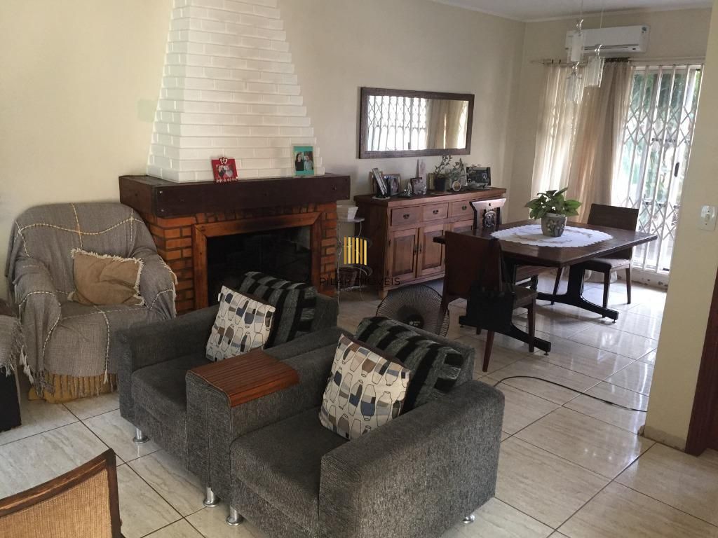 PORTO NOBRE VENDE Casa com 6 dormitórios por R$ 690.000 - Jardim Itu Sabará - Porto Alegre/RS