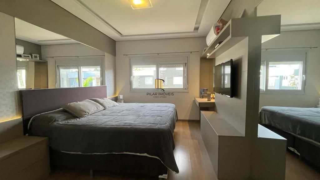 CASA EM CONDOMÍNIO FECHADO