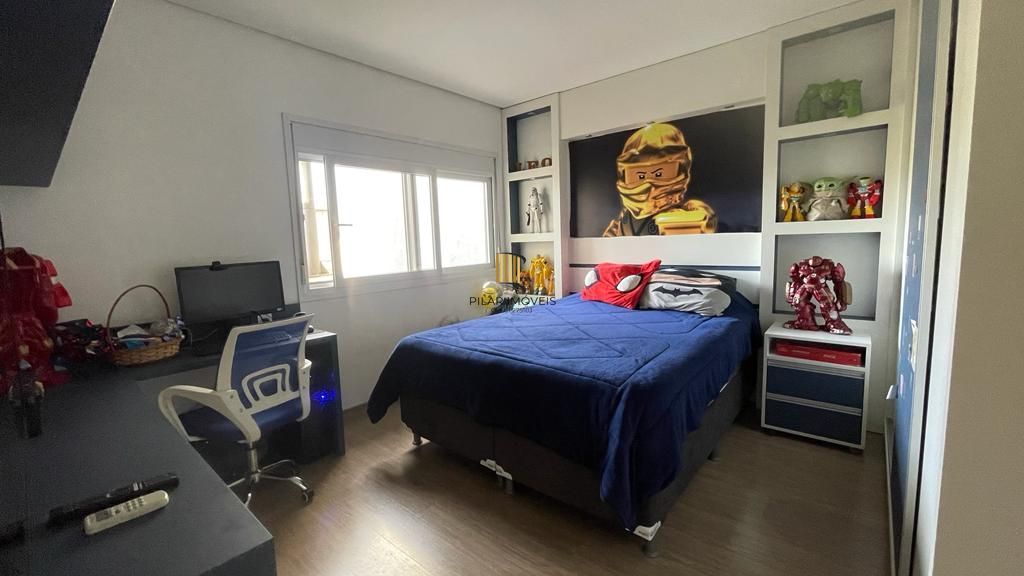 CASA EM CONDOMÍNIO FECHADO