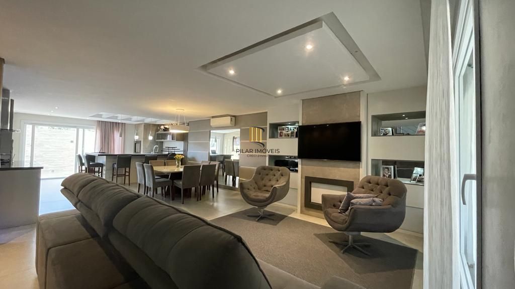 CASA EM CONDOMÍNIO FECHADO